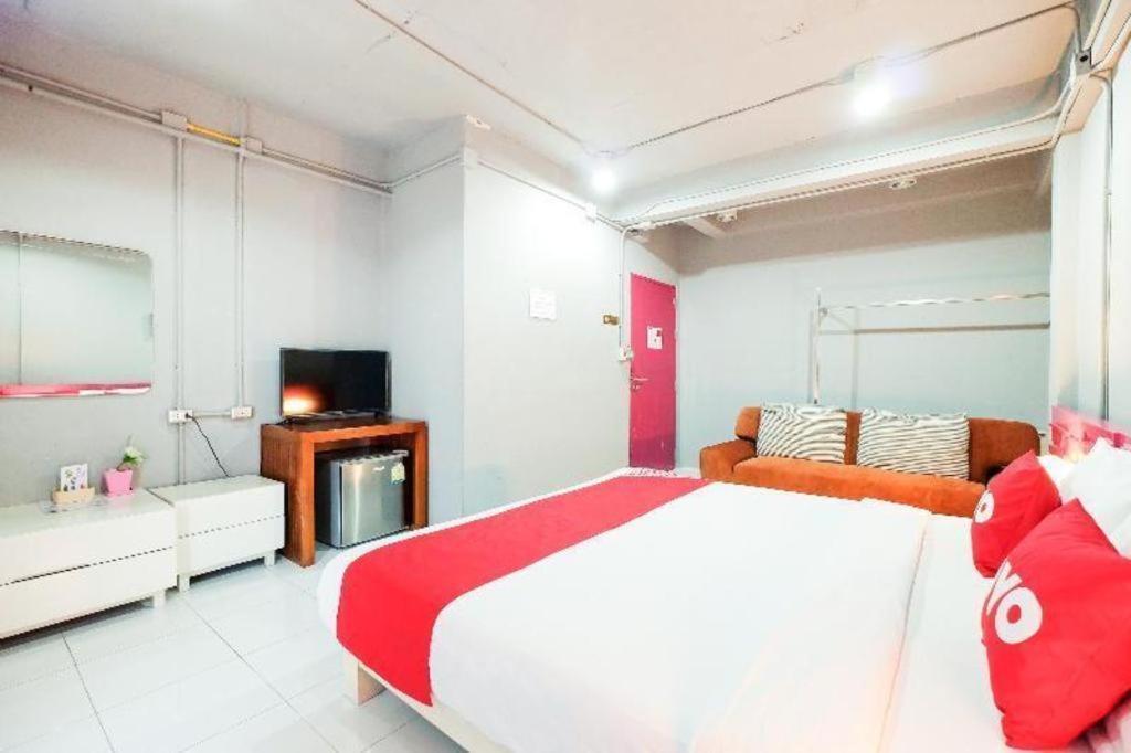 โอโย 292 ดิ ออดดี้ ฮิป โฮเต็ล Hotel Patong ภายนอก รูปภาพ
