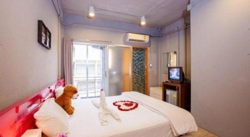 โอโย 292 ดิ ออดดี้ ฮิป โฮเต็ล Hotel Patong ภายนอก รูปภาพ