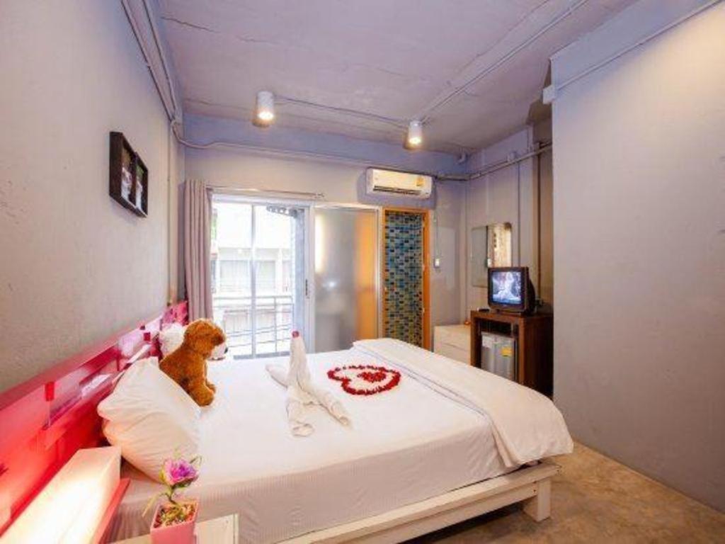 โอโย 292 ดิ ออดดี้ ฮิป โฮเต็ล Hotel Patong ภายนอก รูปภาพ